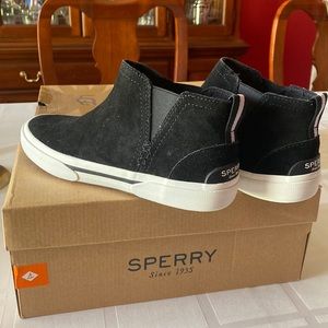 NWT Sperry black boot size 6.